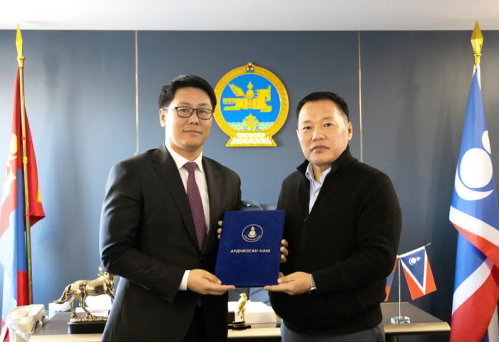 О.Цогтгэрэлд Баабар “зөвлөнө“