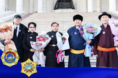 “Мах импекс“ ХК-ийн түүхт 80 жилийн ойн босгон дээр төрийн одон, дээд медаль хүртсэн эрхмүүд