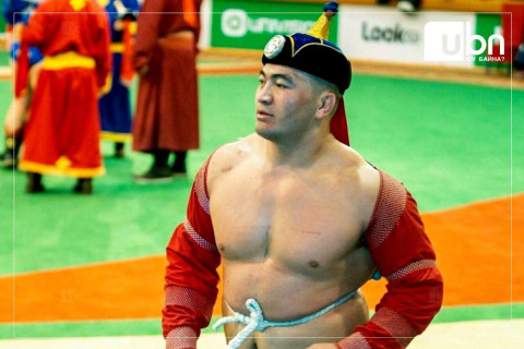 ГУРВЫН ДАВАА: Улсын арслан Ц.Бямба-Отгон аймгийн хурц арслан н.Мөнхбаяраар гурав давлаа