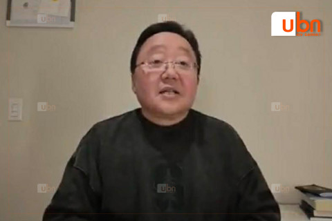 Ц.Элбэгдорж:  Асрахаас 26 хүүхэд авч өсгөсөн. 10 гаруй жил өсгөөд элэг бүтэн болгохын тулд ар гэрийг нь олж хүлээлгэж өгсөн. Одоо ч холбоотой байдаг