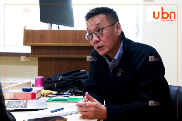 А.Энхбат: Олсон хэдэн орлогоо бэлнээр тараах биш, эдийн засгийн үр ашгийг нь яаж нэмэгдүүлэх, зөв менежментээр хэрхэн зарцуулах урт хугацааны төлөвлөгөө хэрэгтэй