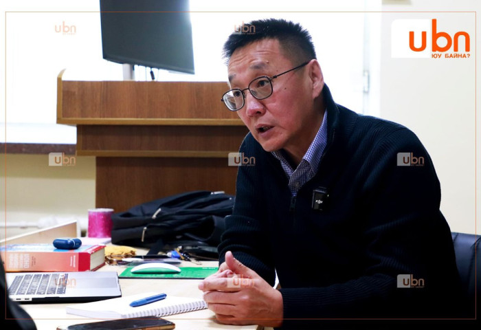 А.Энхбат: Олсон хэдэн орлогоо бэлнээр тараах биш, эдийн засгийн үр ашгийг нь яаж нэмэгдүүлэх, зөв менежментээр хэрхэн зарцуулах урт хугацааны төлөвлөгөө хэрэгтэй