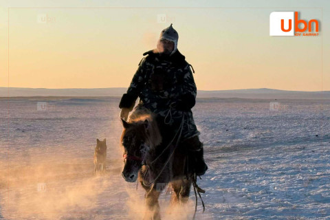 Хууль бусаар ан хийх зорилготой 4 иргэнийг хилчид илрүүлжээ