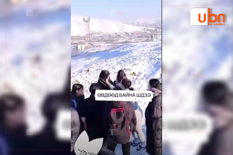 Танилынх нь бичлэг дээр таалагдахгүй EMOJI дарсан гэх үндэслэлээр бусдыг зоджээ