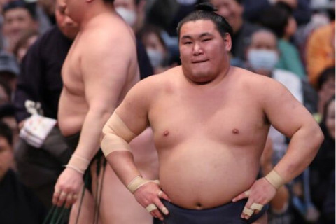 Японы мэргэжлийн сүмо бөх ирэх сарын 8-нд эхэлнэ