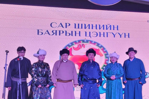 БЗД-ийн АН 1000 гаруй гишүүний хамт сар шинийн золголтоо өргөн дэлгэр зохион байгууллаа