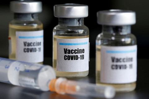 Германд 101 настай эмэгтэй хамгийн түрүүнд коронавирусний эсрэг вакцин хийлгэжээ