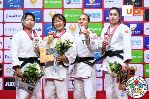 Б.Хорлоодой Ташкентын их дуулгаас мөнгөн медаль хүртжээ