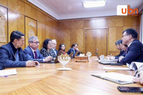 Тэтгэврийн хэмжээг оновчтой тогтоох, бодлого, зарчмыг тогтвортой хэрэгжүүлэх шаардлагатайг онцоллоо