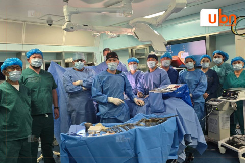 Хавдрын дэд төв элэг тайрах анхны мэс заслаа амжилттай хийлээ