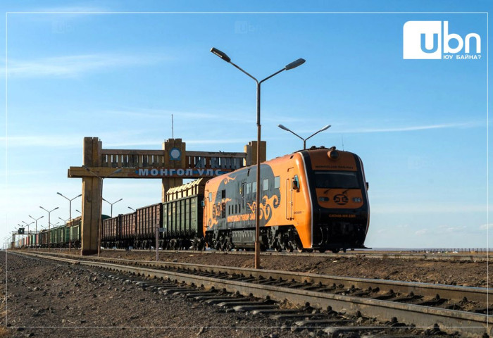 УБТЗ: Дамжин өнгөрөх 666 чингэлгийн галт тэрэг аялуулаад байна