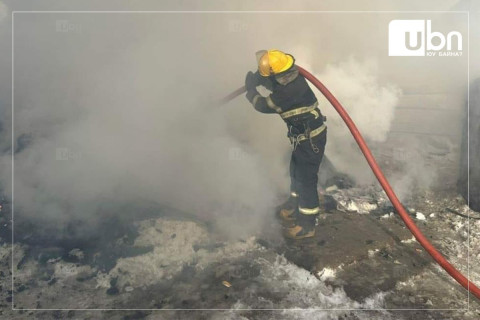 Авто засварын газарт гарсан галыг унтраахаар ажиллаж байна