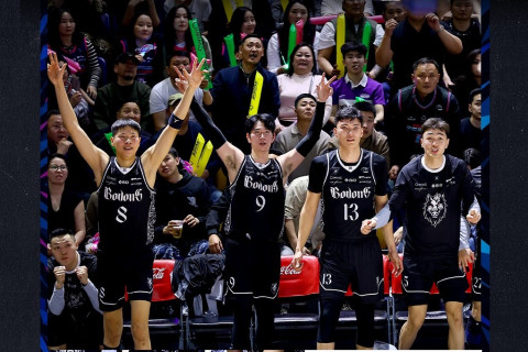 Бодонс хагас шигшээд шалгарч Эйпстэй учраа таарлаа