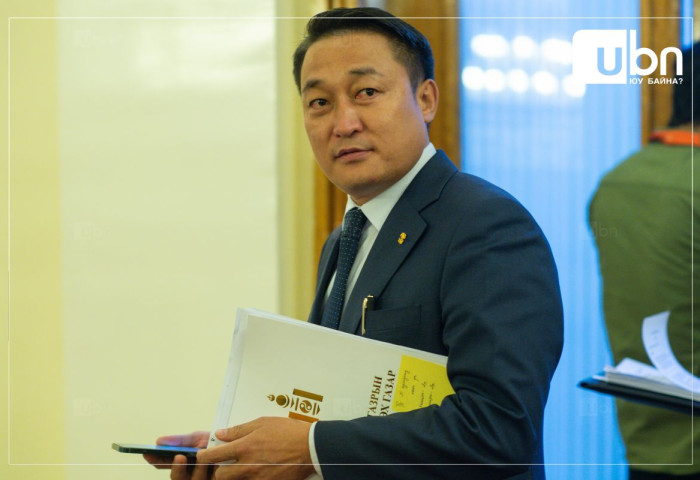 Д.Амарбаясгаланг Монгол Улсын хилээр гарахыг хоригложээ