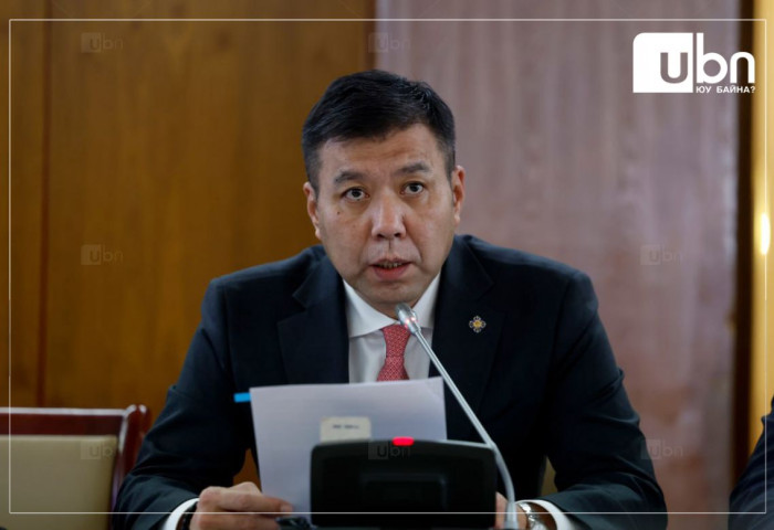 “Л.Оюун-Эрдэнэ “Гэрэгэ тауэр“-ын 14 давхрыг дээрэмдэхийн тулд Хишигбаяр гэх залууг хориод, эхнэрт нь давхар хэрэг үүсгэсэн. Эхнэр нь сонгуульд МАН-аас жагсаалтаар нэр дэвшсэн Нандин-Эрдэнэ“