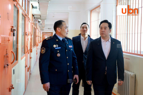 НИТХ-ЫН дарга А.Баяр 461 дүгээр хаалттай ангид ажиллалаа