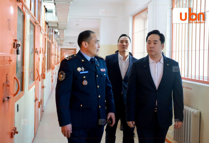 НИТХ-ЫН дарга А.Баяр 461 дүгээр хаалттай ангид ажиллалаа