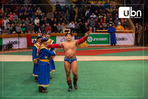 Өнөөдөр “Монгол цэргийн өдөр“-ийн барилдаанд Б.Орхонбаяр, Э.Батмагнай нарын 128 бөх зодоглоно