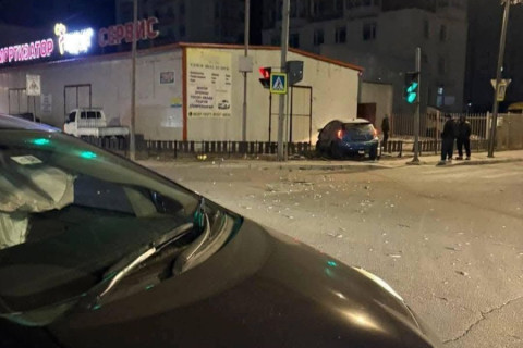 ЦЕГ: 17 настай эмэгтэй жолоодох эрхгүй үедээ машин барьсны улмаас осол гаргаж, 46 настай эмэгтэй гэмтжээ