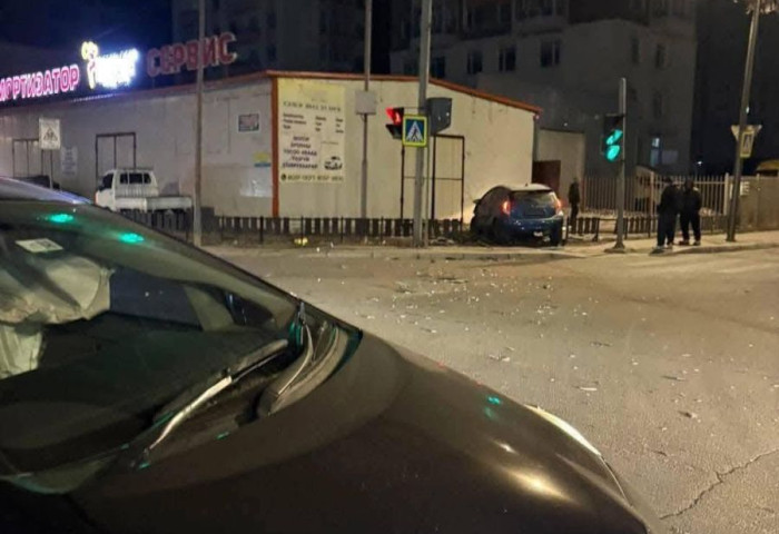 ЦЕГ: 17 настай эмэгтэй жолоодох эрхгүй үедээ машин барьсны улмаас осол гаргаж, 46 настай эмэгтэй гэмтжээ