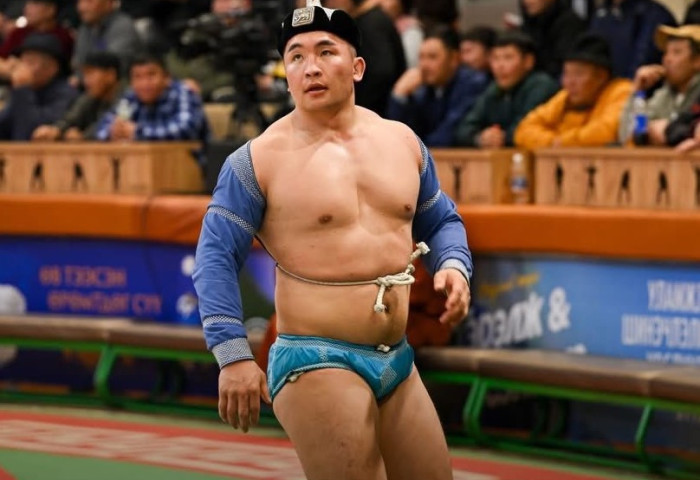 Аймгийн арслан М.Баасанжав Улс, аймгийн цолтнуудын барилдаанд анхны түрүүгээ хүртлээ