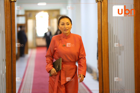 Х.Булгантуяа УИХ-ын гишүүнээс чөлөөлөгдөх өргөдлөө өөрөө өгөхөөр ярилцжээ