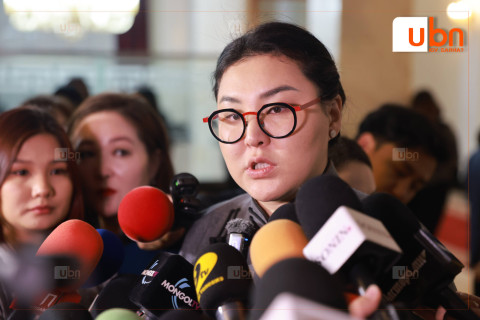 Э.Болормаа: Хилийн хоригт би ЭМЗЭГЛЭХГҮЙ. Гадаад явахын дон туссан ах нар эмзэглэх байх