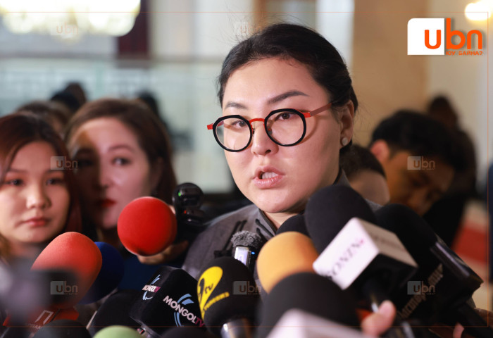 Э.Болормаа: Хилийн хоригт би ЭМЗЭГЛЭХГҮЙ. Гадаад явахын дон туссан ах нар эмзэглэх байх