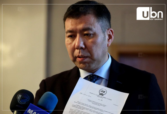 Б.Энхбаяр: Л.Оюун-Эрдэнэ мөнгөний баримжаагаа алдчихсан байх шиг байна. 50 саяар иргэдийг торгох тухай ярьж байсан хүн шүү дээ