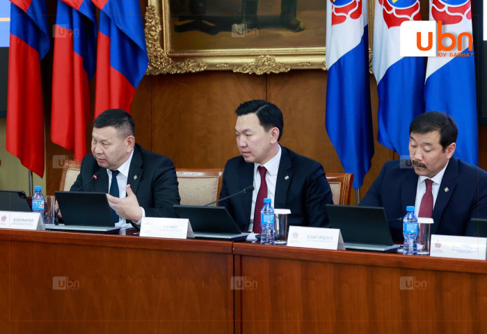 МАН-ын БҮЛЭГ: УИХ-ын чуулганы хуралдааны дэгийн тухай болон бусад хуулийн төслүүдийг хэлэлцэж байна