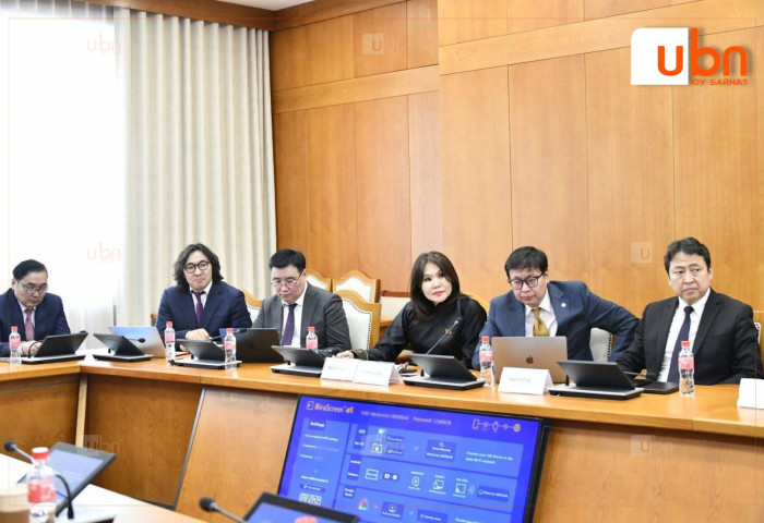 ХҮН намын зөвлөлөөр Боловсролын сайд П.Наранбаярын өөрийн хүсэлтээр чөлөөлөгдөх хүсэлт өгсөн талаар мэдээлэл сонсжээ