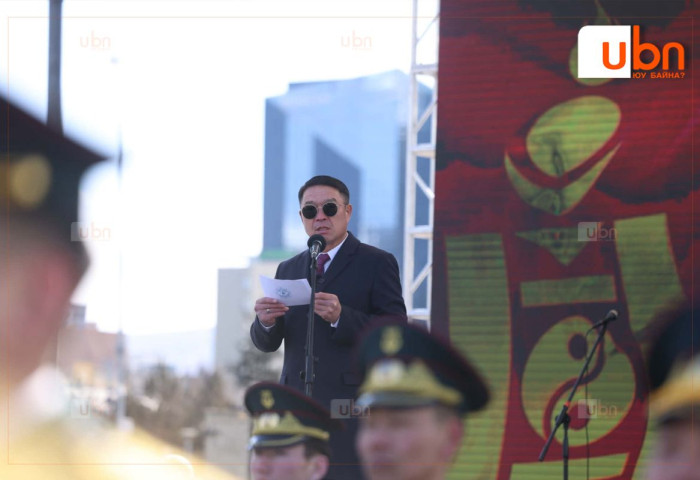 Орчин цагийн зэвсэгт хүчний 105 жилийн ойд зориулсан зэвсэг, техникийн үзэсгэлэн Сүхбаатарын талбайд дэлгэгдлээ