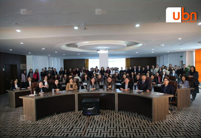 “Нийгмийн ажилтны нээлттэй индэр“ хэлэлцүүлэг боллоо