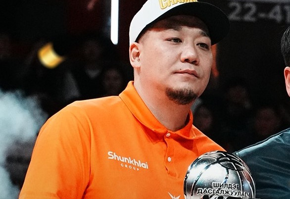 Эйпсийн ахлах дасгалжуулагчаар Ц.Эрдэнэбаясгалан ажиллана