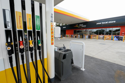 Австралийн алслагдсан бүсүүдэд шатахууны хомсдол үүсэж эхэлжээ