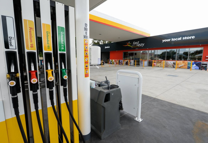 Австралийн алслагдсан бүсүүдэд шатахууны хомсдол үүсэж эхэлжээ