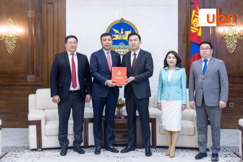 ХУУЛЬ: Төрийн нууцад хамаарахаас бусад төрийн байгууллагын бүх мэдээлэл ил тод, нээлттэй болно