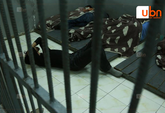 Цэргийн баярын өдөр 12 эмэгтэй эрүүлжүүлэхэд хоножээ