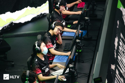 “The Mongolz”  хэсгийн эхний тоглолтоо  “MOUZ” багийн эсрэг хийнэ