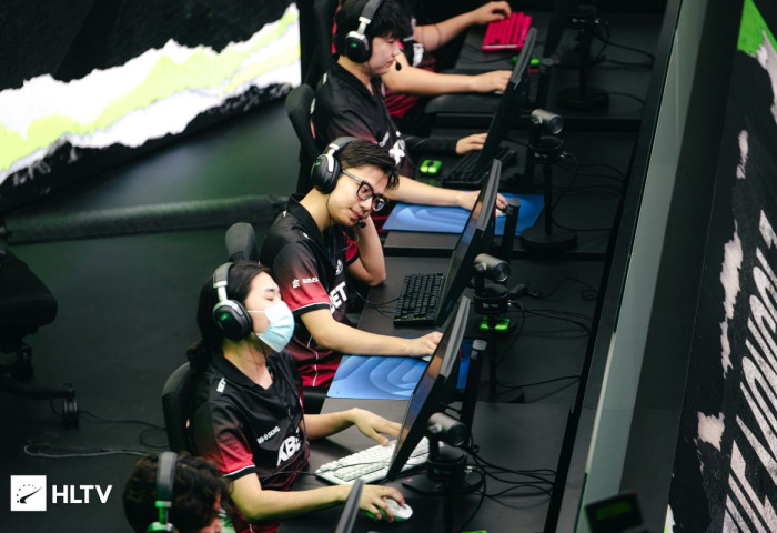 “The Mongolz”  хэсгийн эхний тоглолтоо  “MOUZ” багийн эсрэг хийнэ