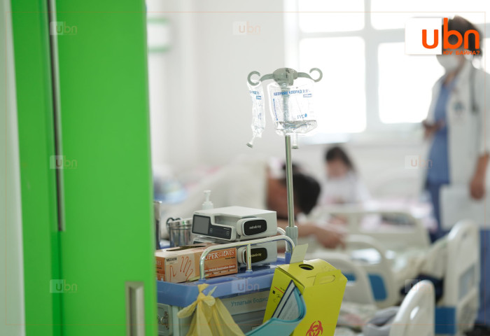 СУРВАЛЖИЛГА: Халуурч, хоолой өвдөх төдийд хатгаа болж хүндэрдэг ханиад хүүхдийн тасгийн ачааллыг 2 дахин нэмэгдүүлжээ