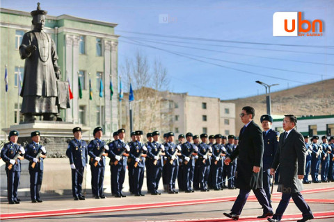 Монгол Улсын Ерөнхийлөгч У.Хүрэлсүх Завхан аймгийн иргэдтэй уулзаж байна