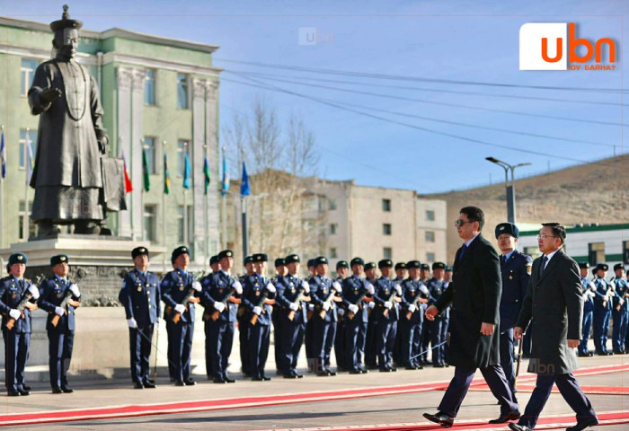 Монгол Улсын Ерөнхийлөгч У.Хүрэлсүх Завхан аймгийн иргэдтэй уулзаж байна