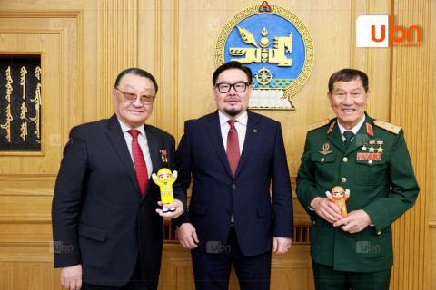 Ерөнхий сайд Г.Занданшатар Монгол, Вьетнам улсын сансрын нисгэгч нарыг хүлээн авч уулзлаа