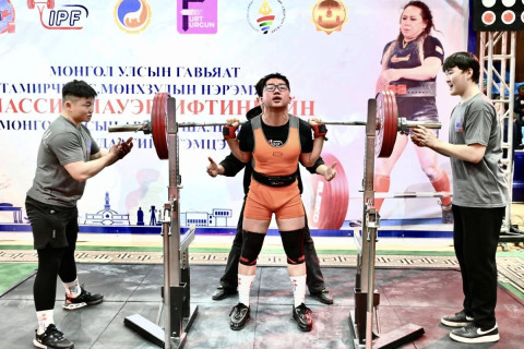 О.Мөнгөнбаатар өсвөрийн ангиллын улсын рекордыг шинэчлэн тогтоолоо