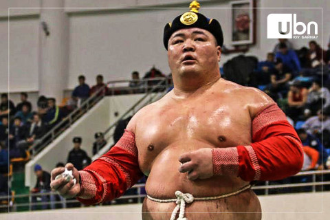 Наурызын барилдаанд зодоглох бөхчүүд