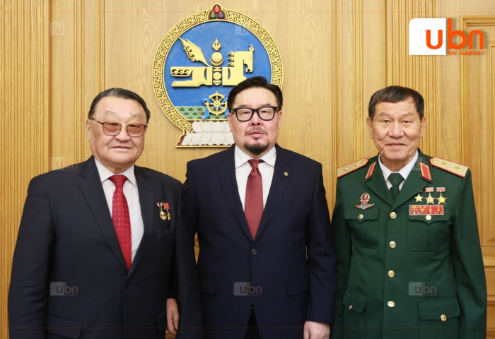 Азийн анхны сансрын нисэгч Фам Туан, БНМАУ болон ЗХУ-ын баатар Ж.Гүррагчаа нарыг хүлээн авч уулзлаа