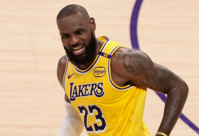 Леброн улирлын тоглолтод оролцсон тоогоор бүх цагийн үеийн нэгт бичигдэж эхэллээ