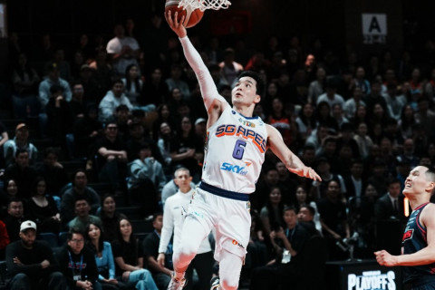 Эйпс хожил байгуулж цувралын харьцаа тэнцлээ