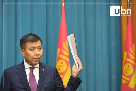 Б.Энхбаяр: Нэг байсан гэрч нь дөрөв боллоо, 1.5 сая нь 1.3 сая ам.доллар боллоо, “Бодь“-ийн тараасан авлига нь бүр 110 сая ам.доллар гэнэ үү